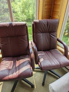 lot 72 image: Office Chairs