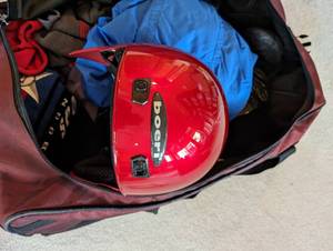 lot 75 image: Ski Accessories