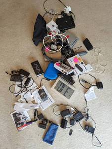 lot 150 image: Electronic Accessories