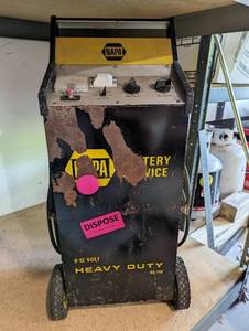 lot 217 image: Heavy-Duty Battery Charger