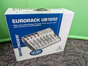 lot 310 image: Eurorack UB1202 Mixer