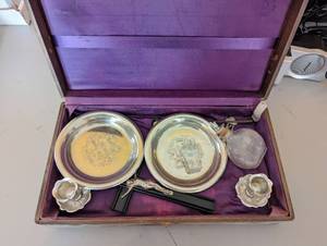 lot 386 image: Vampire Slaying Kit