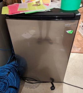 lot 388 image: Kenmore Mini Fridge