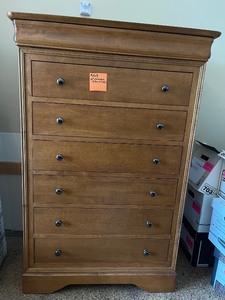 lot 508 image: 6 Drawer Dresser