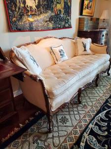 lot 4 image: Antique French Louis XV Sofa