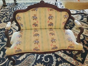 lot 328 image: Old Childrens BenchSettee