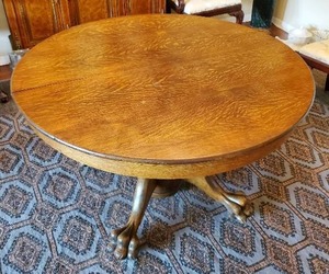 lot 8 image: Old Quarter Sawn Clawfoot Pedestal Table