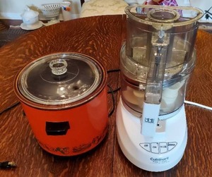 lot 365 image: Two Kitchen Appliances