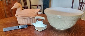 lot 366 image: Collection Of Kitchen Items