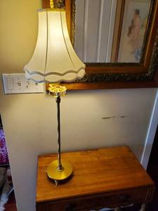 lot 386 image: Brass Chelsea House Lamp