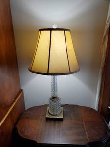 lot 402 image: Cut-Glass Lamp