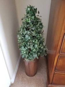 lot 405 image: Faux Evergreen Plant