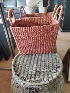 lot 417 image: Wicker Hamper Basket