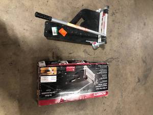 lot 22 image: 2 Lots of Tile Cutters Customer Returns See Pictures