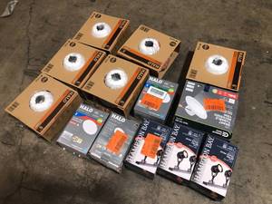 lot 25 image: Lot of Mixed Lighting Various Models and Conditions Customer Returns See Pictures