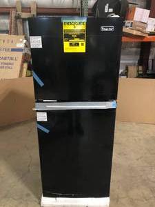lot 30 image: Magic Chef 10.1 cu. ft. Top Freezer Refrigerator in Black   Customer Returns See Pictures