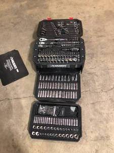 lot 32 image: Husky Mechanics Tool Set (290-Piece)   Customer Returns See Pictures