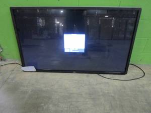 lot 12 image: Elo E268254 5501LT 54.6 Inch IDS Touch Screen, IR Multi-Touch, USB, Dark Gray Elo ET5501LT - Works, Has Power Cord, And Wired Remote, MISSING CABLES, SLlGHT SCRATCHES, USED IN WAREHOUSE - SOLD AS IS