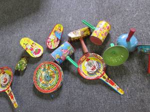lot 6 image: lot of vintage new years eve noise ...
