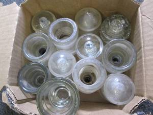 lot 9 image: 12 vintage telephone insulators ...