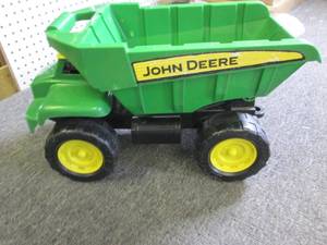 lot 25 image: john deere dump truck ...