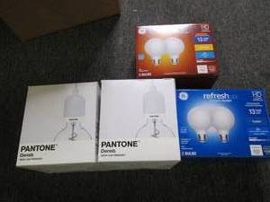 lot 31 image: pair of pendant lights and light bu...