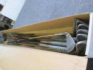 lot 77 image: mens right hand golf clubs...