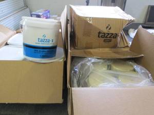 lot 238 image: 4 cases of tazza hand sanitizing wi...