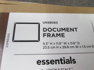 4 Union & Scale UN58063 Wood Docume...
