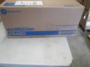 ENMOTION� 10 RECYCLED PAPER TOWEL...