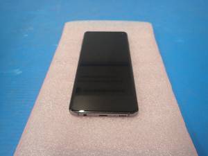 lot 32 image: Samsung&nbspGalaxy S10 SM-G973U  128GB of Storage  Carrier unlocked  includes charging cable