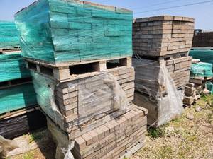 Lot of  862-sq.ft. Concrete Landscape Pavers