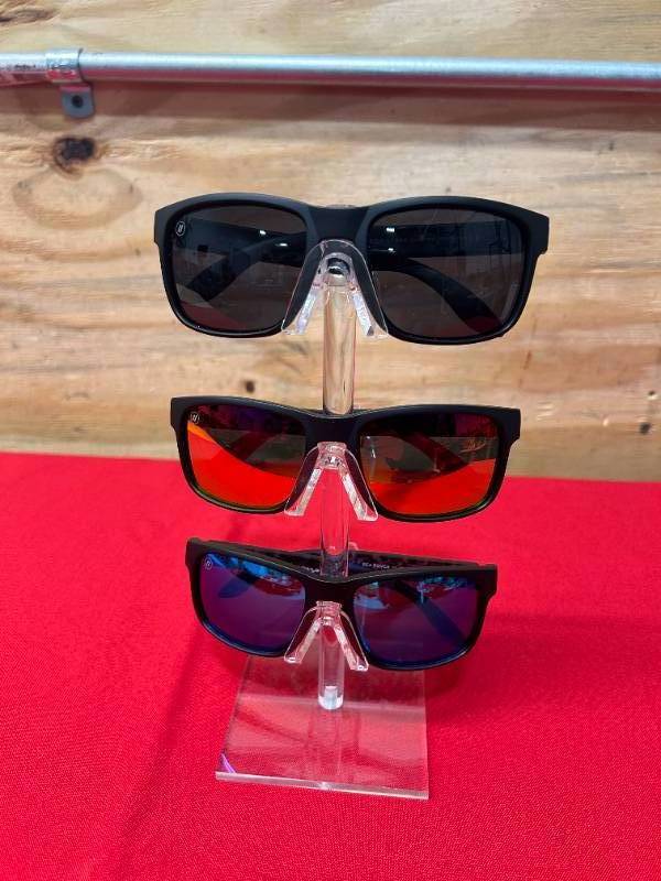 lot 15 image: BLENDERS EYEWEAR Lot of 3 Pairs of Sunglasses