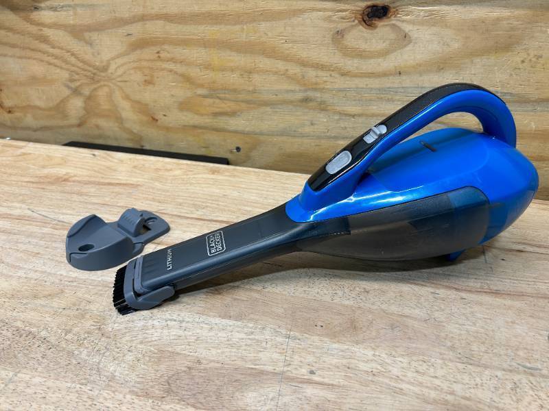 BLACK+DECKER DUSTBUSTER 10.8-Volt Cordless Car Handheld Vacuum in the  Handheld Vacuums department at