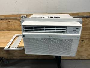 lot 61 image: LG 12,000 BTU Smart wi-fi Enabled Window Air Conditioner
