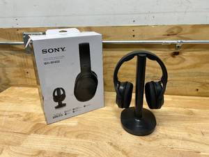 lot 89 image: SONY RF400 Wireless Home Theater Headphones