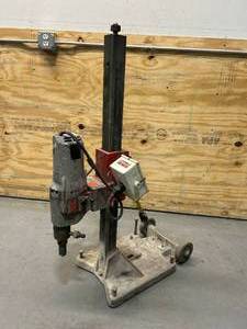 lot 28 image: MILWAUKEE DYMODRILL Rig
