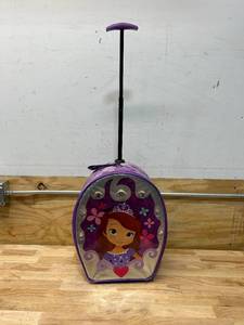 lot 67 image: Kids Rolling Suitcase