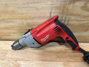 lot 91 image: MILWAUKEE 8 Amp Corded 12 in. Hammer Drill Driver