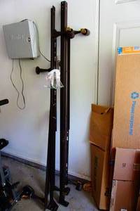 lot 70 image: King Size Steel Bed Frame on Wheels