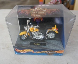 lot 110 image: 2001 Hot Wheels Harley Davidson Motorcycles Fat Boy 118