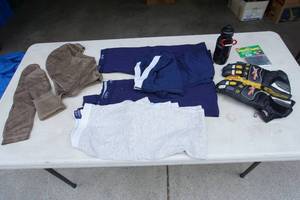 lot 135 image: X-Large Thermal Longjohns, ATV Gloves, Thermal FaceMask and Socks