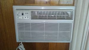Frigidaire 14000 BTU Window AC unit with remote.