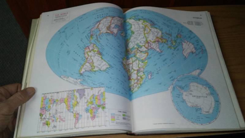lot 407 image: Lexicon International Atlas wow
