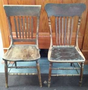 lot 369 image: Vintage Chairs (2)