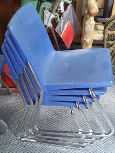lot 373 image: Blue Plastic Chairs (4)