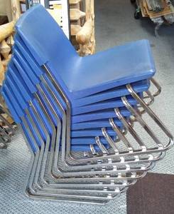 lot 374 image: Blue Plastic Chairs (8)