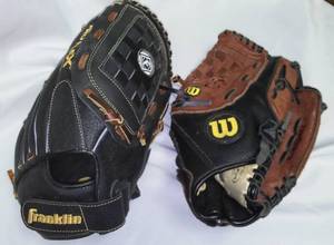 lot 376 image: Baseball Gloves (2)