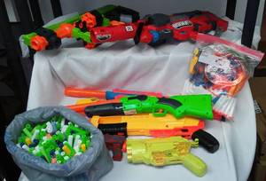 lot 404 image: Toy Nerf Guns And Pellets (8)