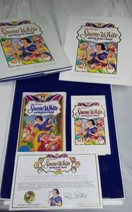 lot 455 image: SNOW WHITE & THE SEVEN DWARFS Exclusive Deluxe Video Edition.
